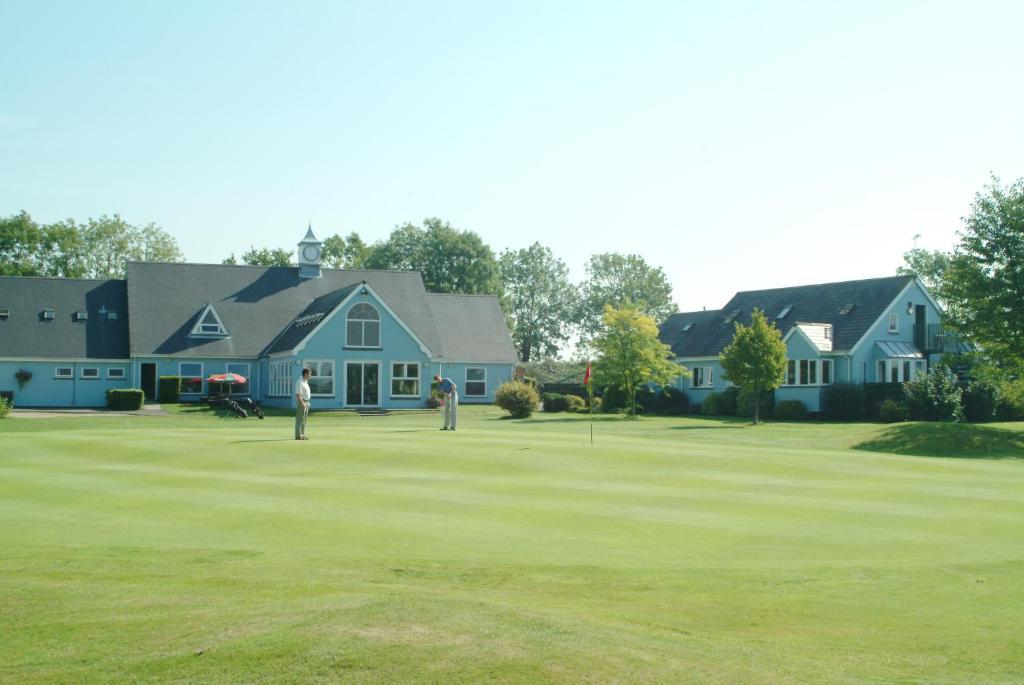 Richmond Park Golf Club Apartment Watton Exterior photo